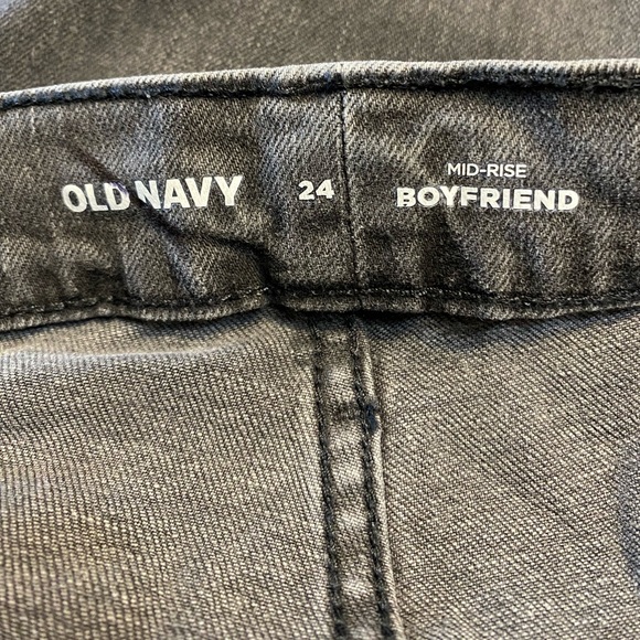 Old Navy mid rise, boyfriend ankle jeans. Size 24. NWT lightly distressed - Picture 4 of 11